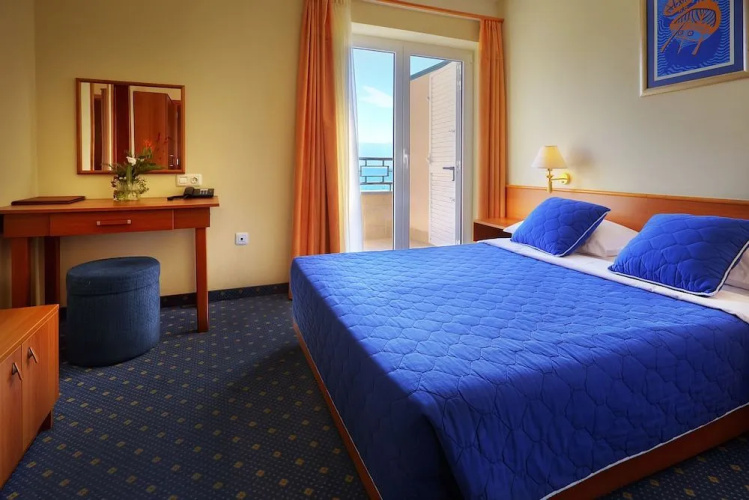 Hotel Dobrovit
