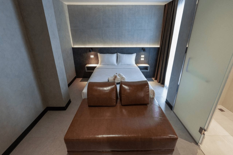 Ex2 Hotel