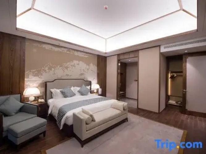 Deluxe Double Suite
