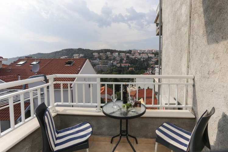 1 Bedroom Apartment with balcony and with city view