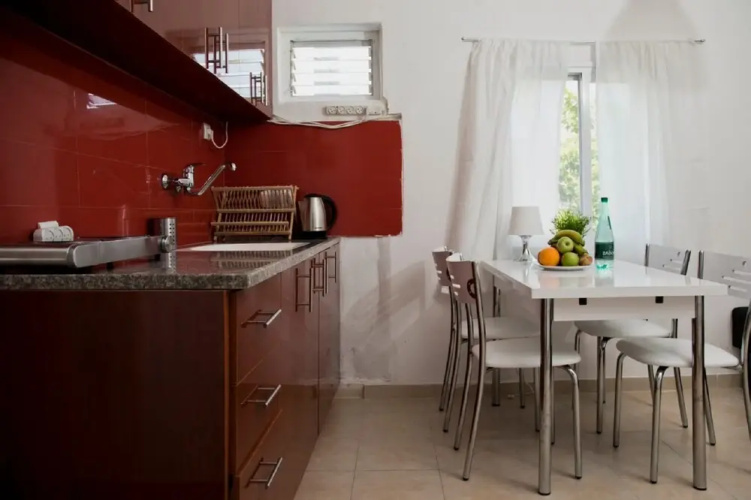 The Surfer's Beach Apartment