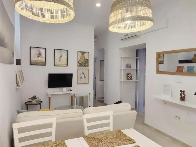 2 Bedrooms Apartment