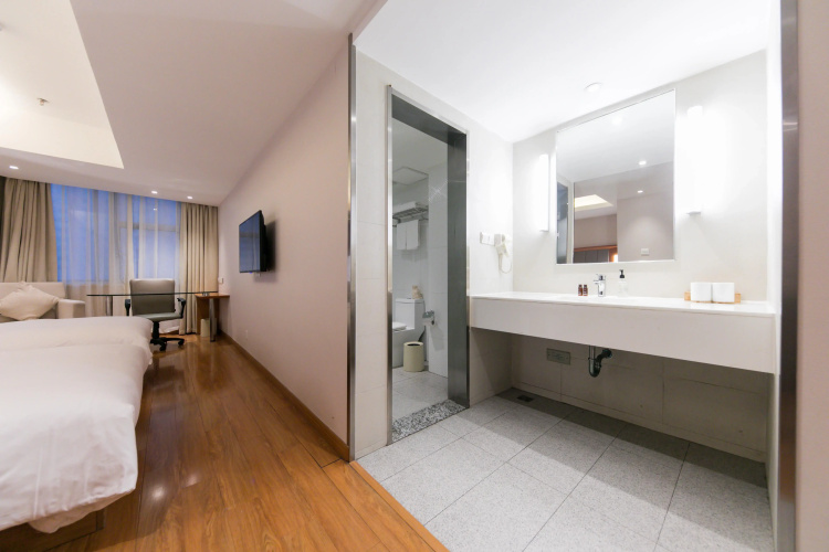 JI Hotel Shanghai Yan'an Road