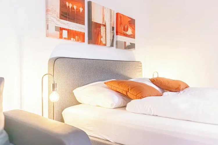 Ideal Group Stay 2 Apartments With WiFi