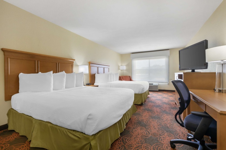 Standard Quadruple room