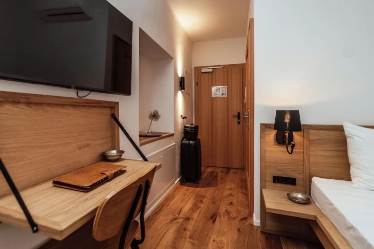 Comfort Single room with city view