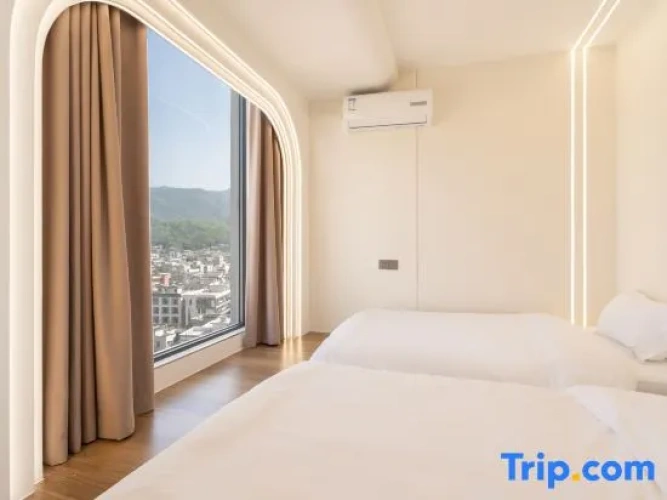 2 Bedrooms Standard room with mountain view
