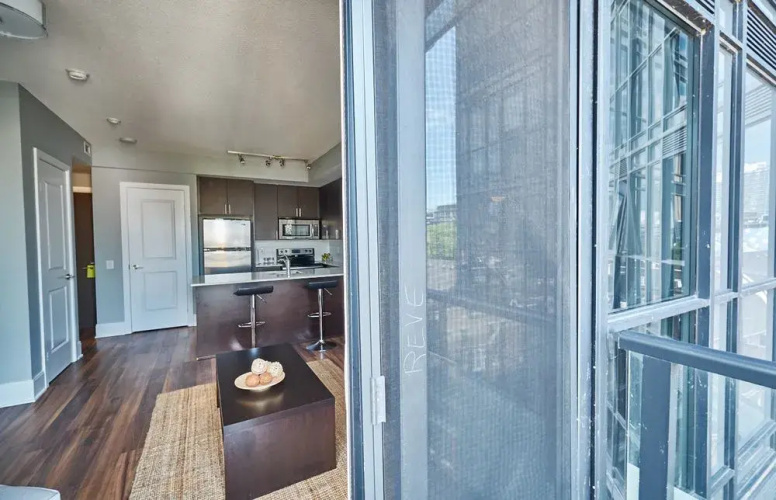 Toronto Escape - Moonstone Suite