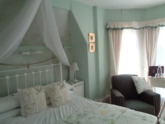 The Broadfield Hotel