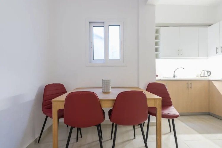 3 Bedrooms Apartment