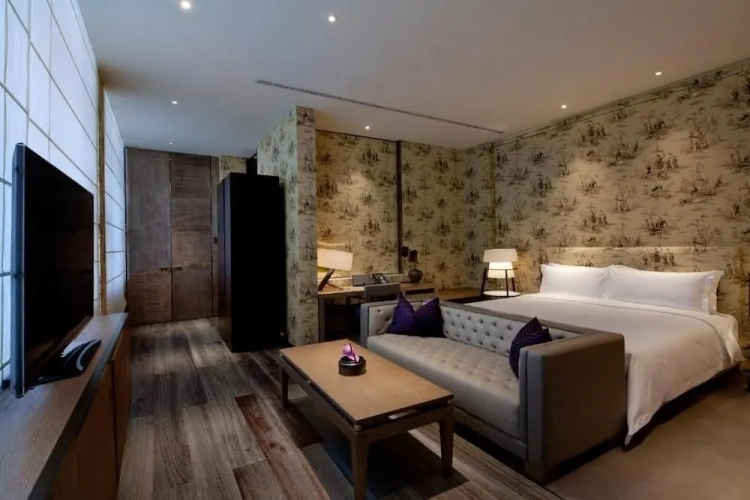 Premier room