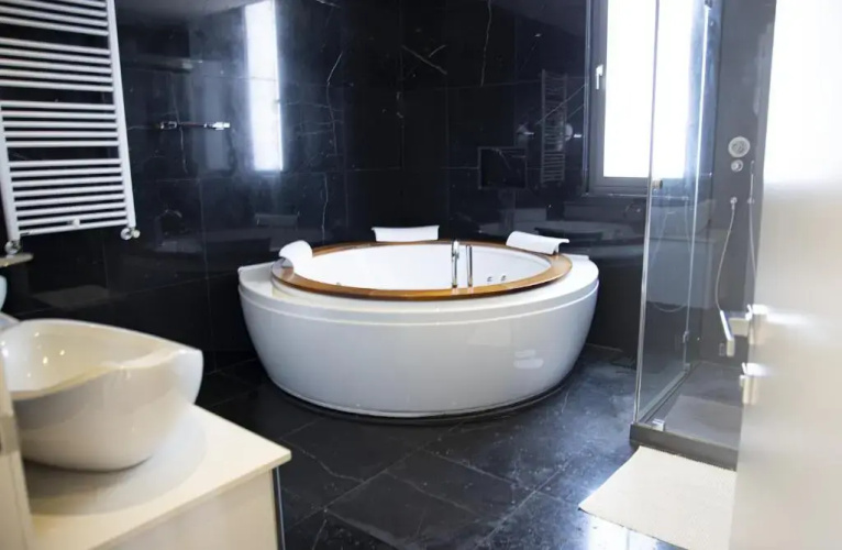 Salt Lake Deluxe Villa