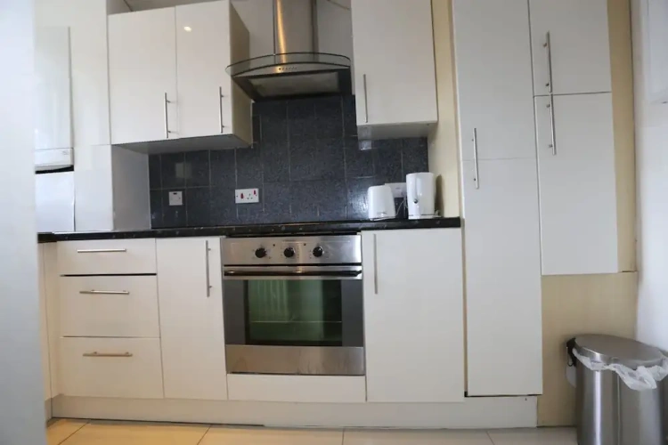 3 Bedrooms Cottage