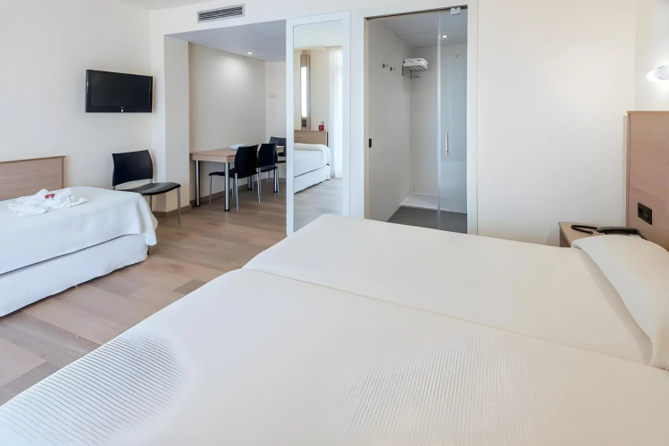 Ponient Aparthotel Marinada