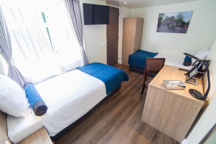 Twin room