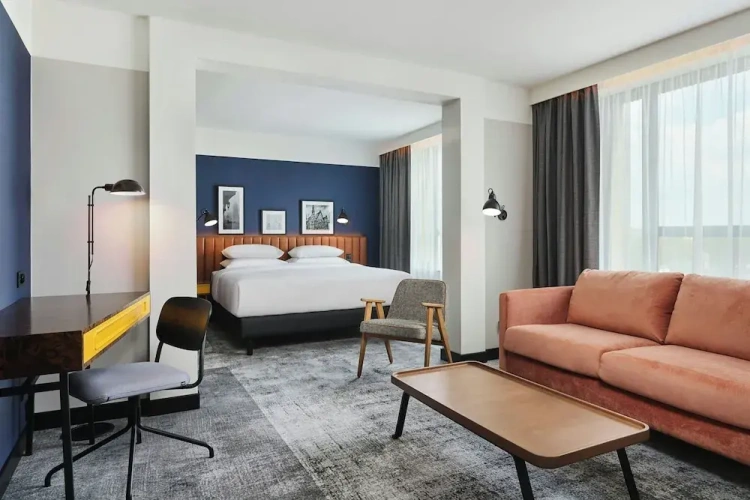 Deluxe Double room with city view