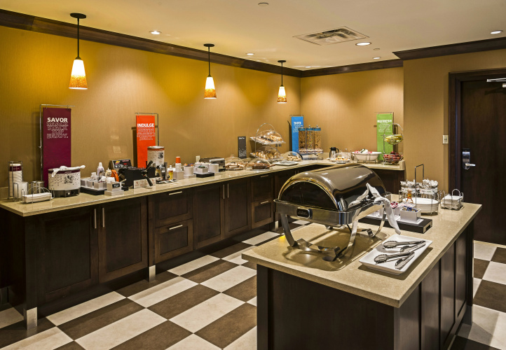 Hampton Inn by Hilton Ottawa Airport, ON, CN photo 15