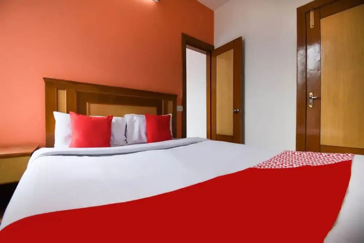 Ayush Home Stay by OYO Rooms