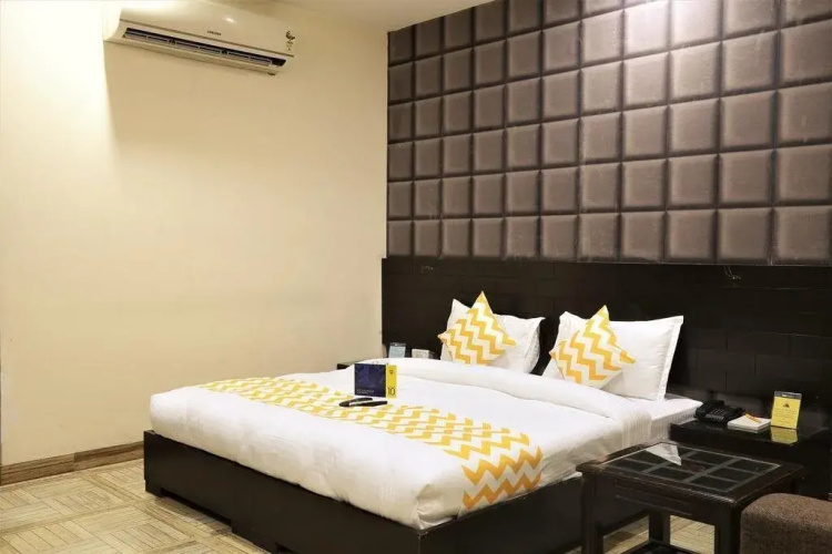 FabHotel Aksh Palace I