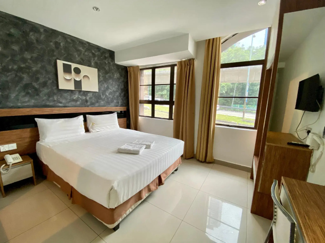 Jin Hotel