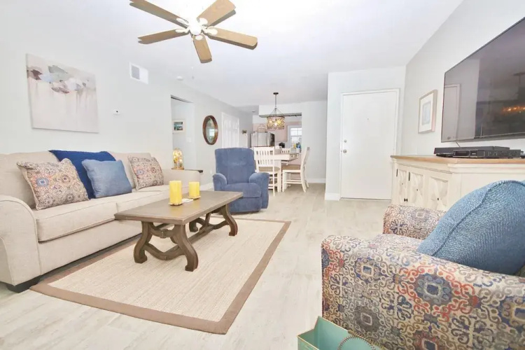 Colony Beach Club 241