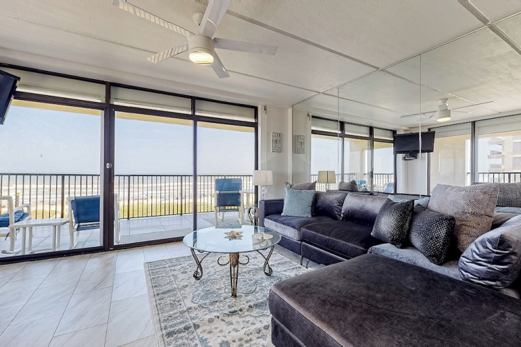 3 Bedrooms Apartment with balcony
