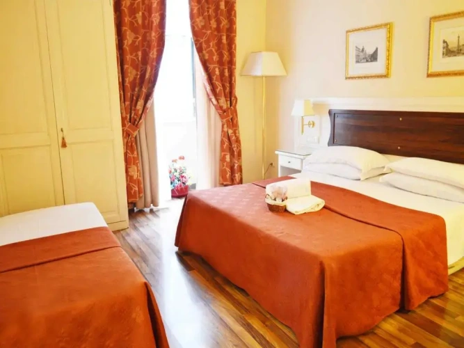 Standard Triple room