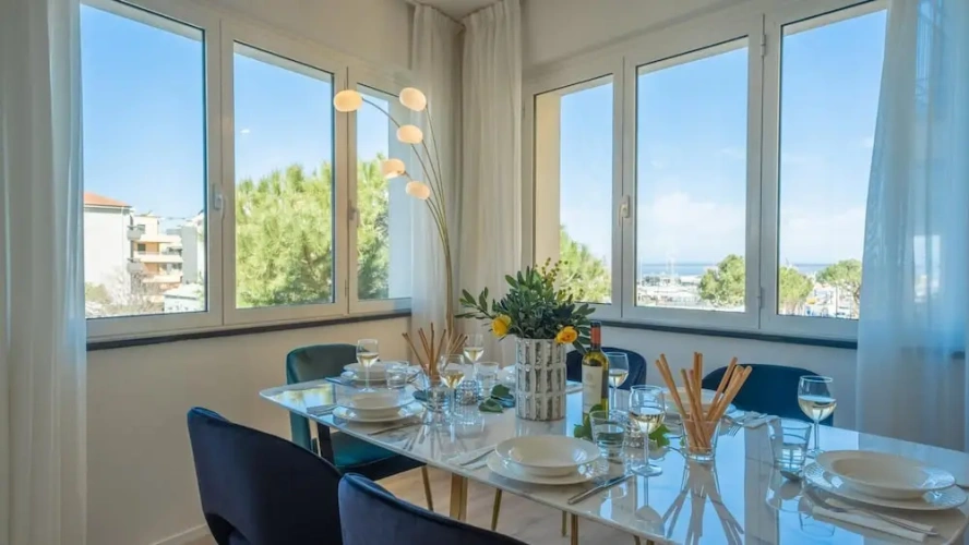 3 Bedrooms Apartment