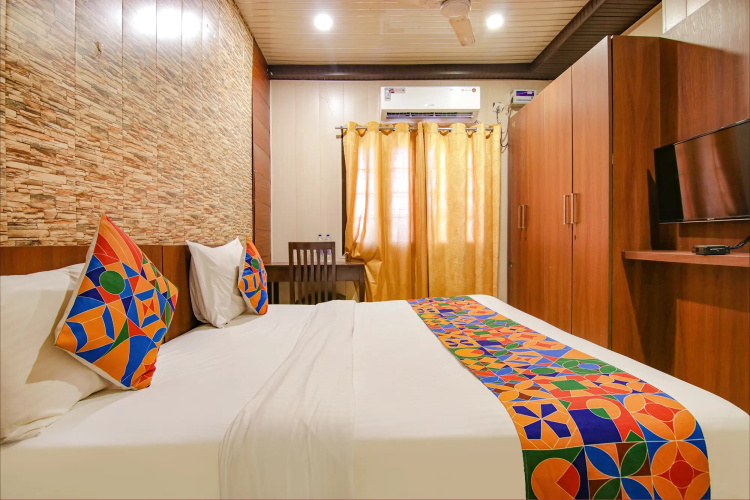 Fabhotel Doon Maira