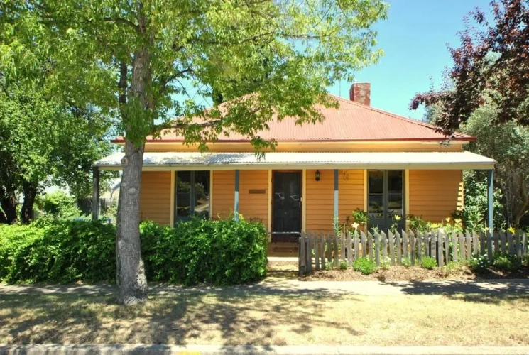3 Bedrooms Cottage