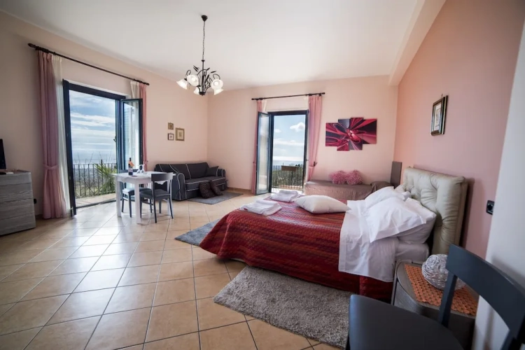 Superior Double room with balcony and with sea view