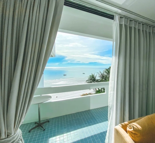 Suite with balcony and with view