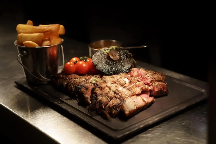 The Lazy Cow - Salisbury