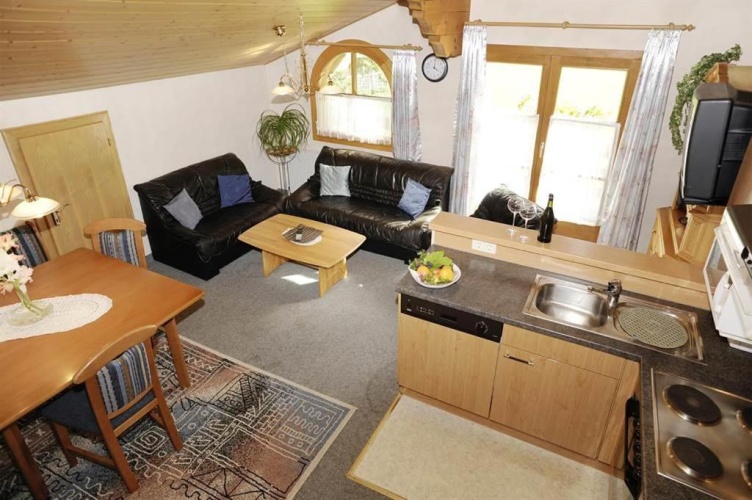 3 Bedrooms Apartment