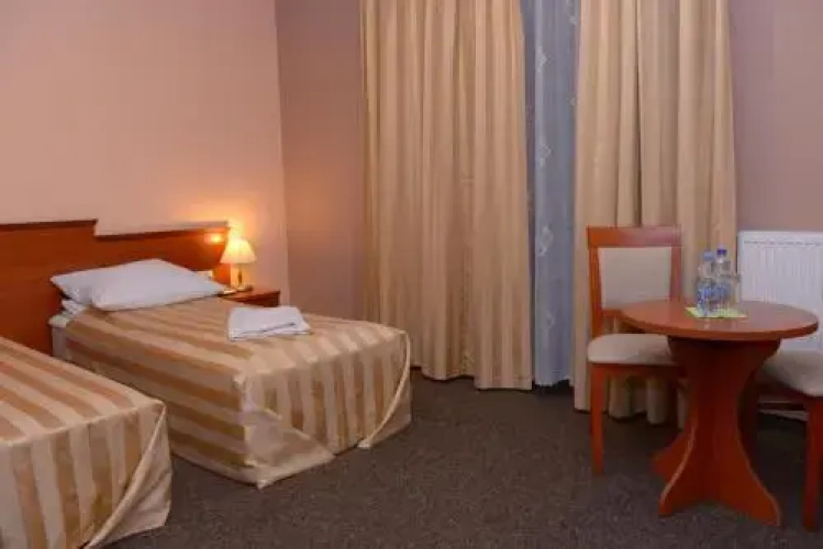 Hotel Pod Dębami