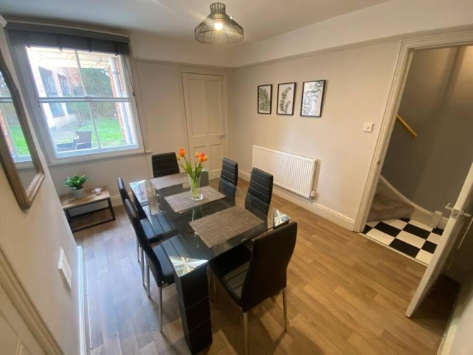 2 Bedrooms Cottage