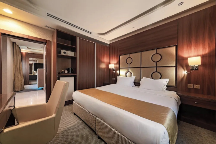 Alhamra Vivid Aparthotel By Checkmyguest