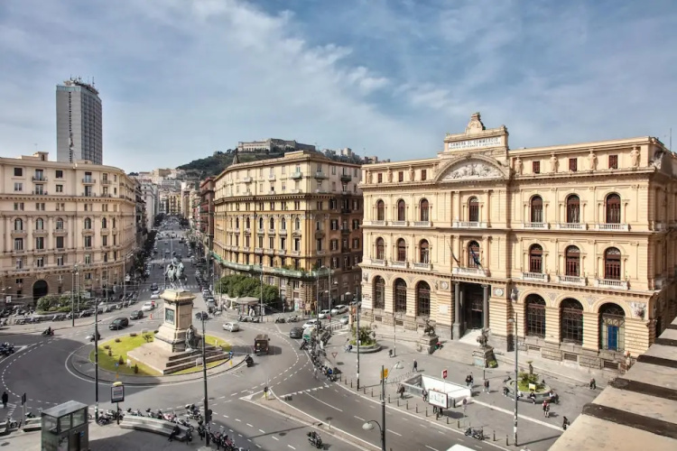 Lady Rose One in Naples