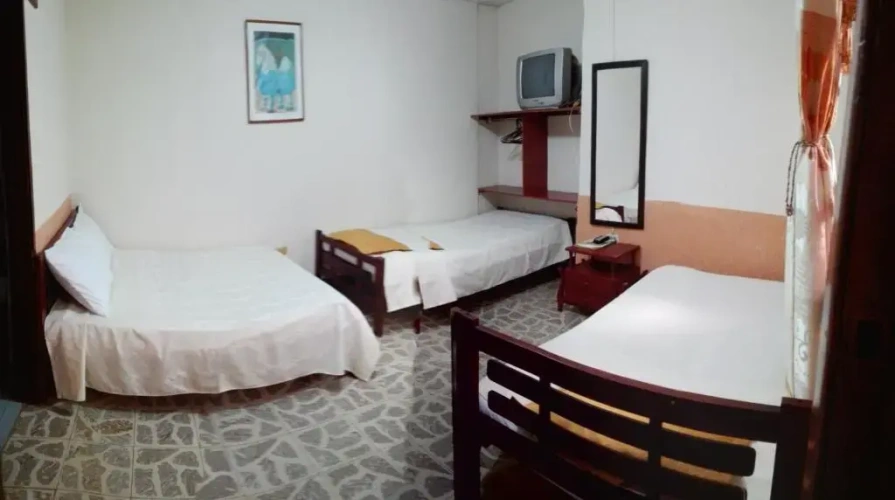 Standard Triple room