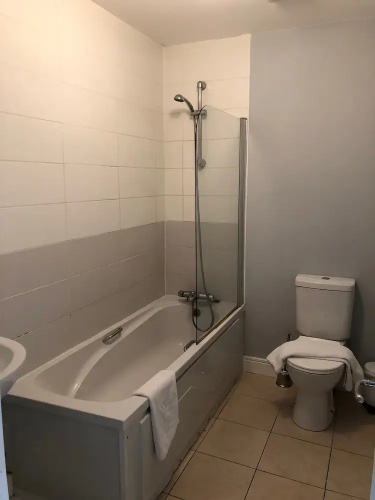 D13 Self Catering