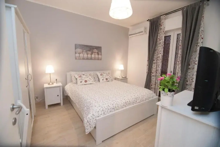 Deluxe Single room with view