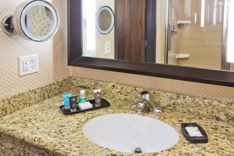 Crowne Plaza Anchorage Midtown photo 11