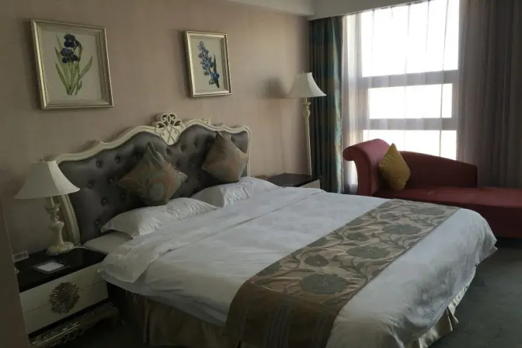 T-Longee Hotel