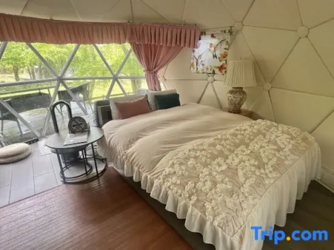 glamping, 9 minutes from the bus stop