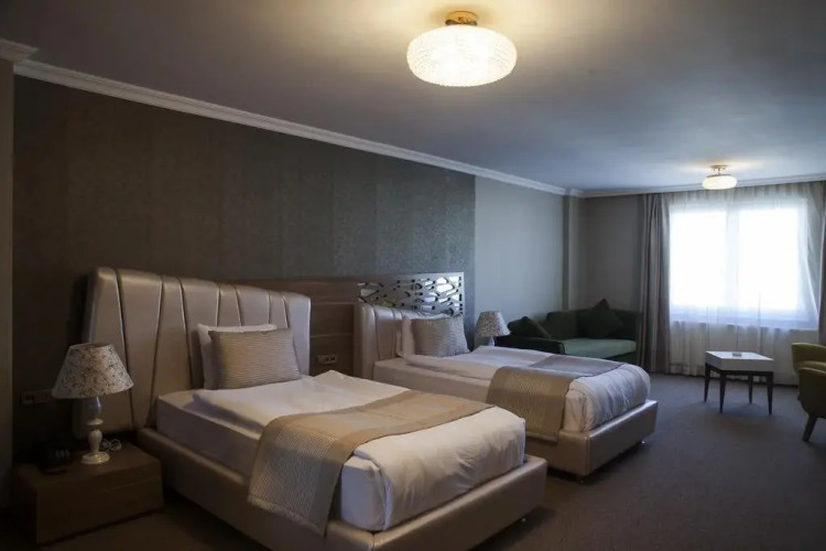 Royal Milano HotelOver view