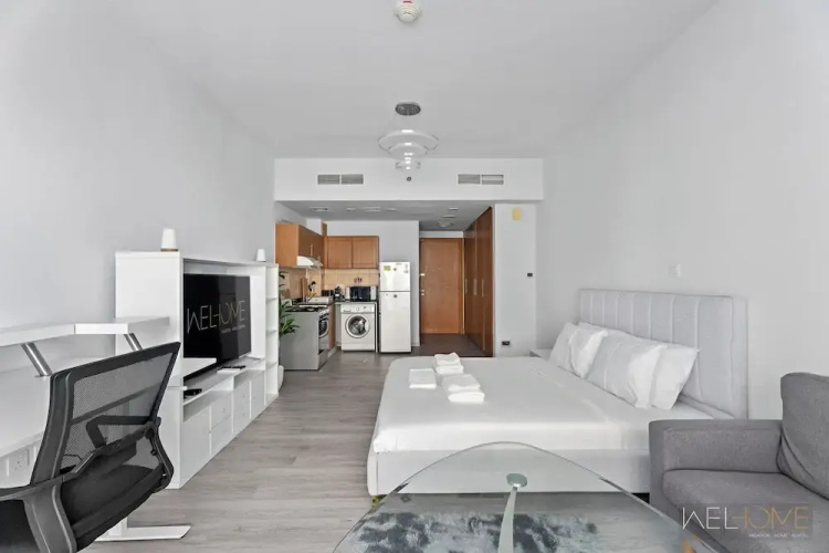 WelHome - Greenery Apt for Modern Studio in Production City
