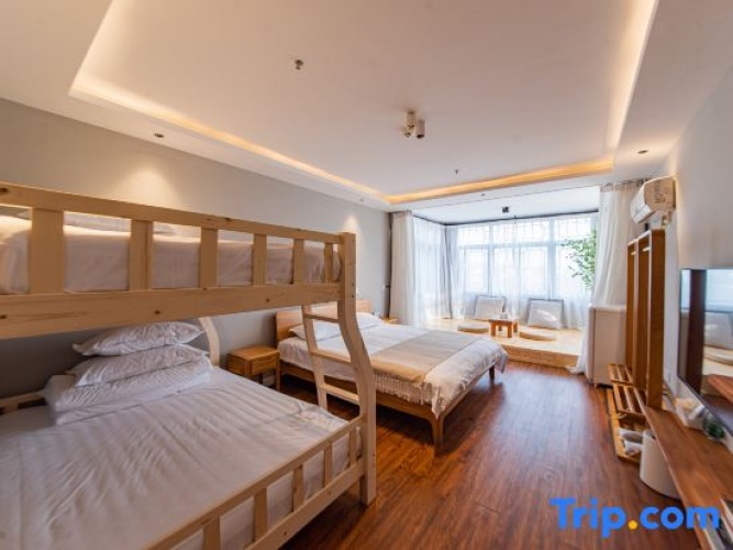 Quadruple Family Suite