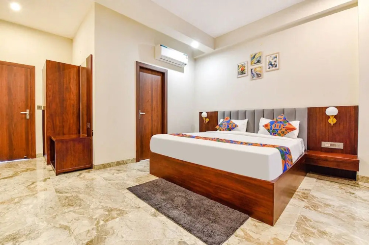 Fabhotel Pravaasam Residency