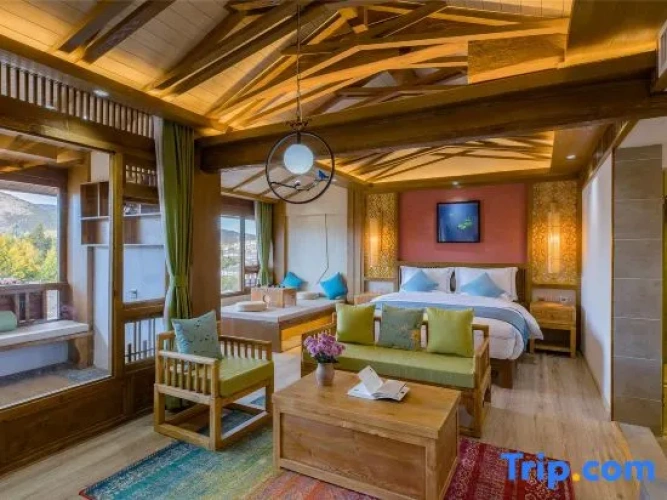 Suite with mountain view