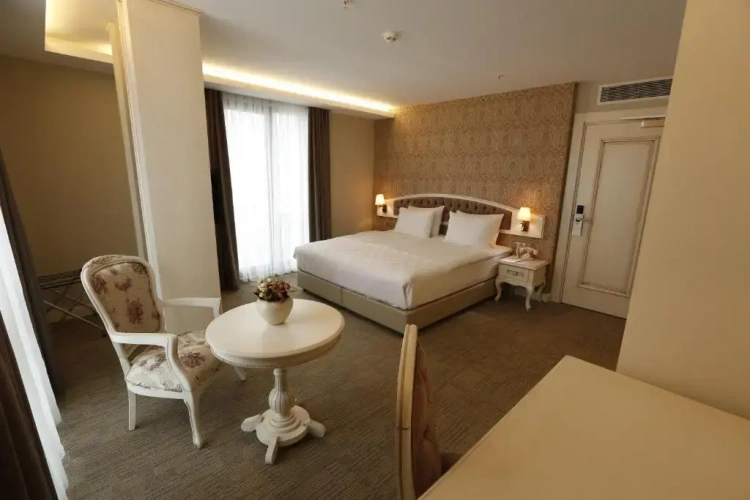 Deluxe room with balcony and with view